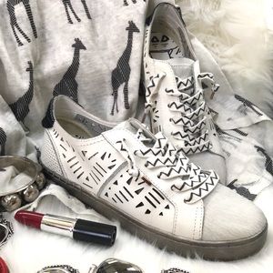 Dolce Vita Zeus White Leather Lace Sneaker Shoe 8